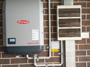 10 KW -QCell Panel & Fronius INVERTER – ORCHARD HILL – pic 2